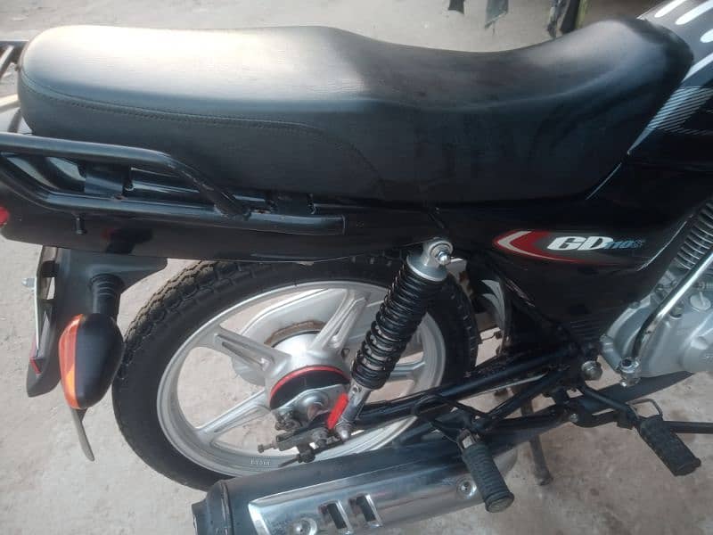 Suzuki GD110s 2