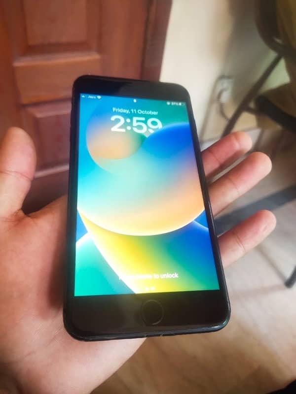 iPhone 8 Plus 64gb lash candishan PTA aprved 5