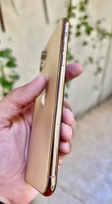 iphone 11 pro max 64GB dual sim pta approved 0