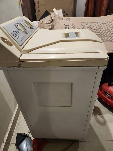 dryer machine in excellent condition only one year use 1