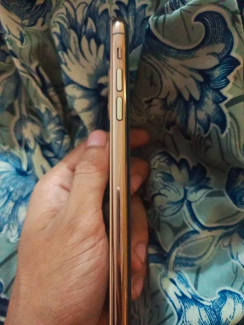 I phone 11 pro max non pta 64gb 10 by 10 1