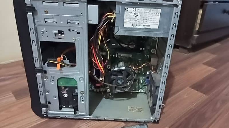 Very good condition HP Computer (CPU & LCD) 6