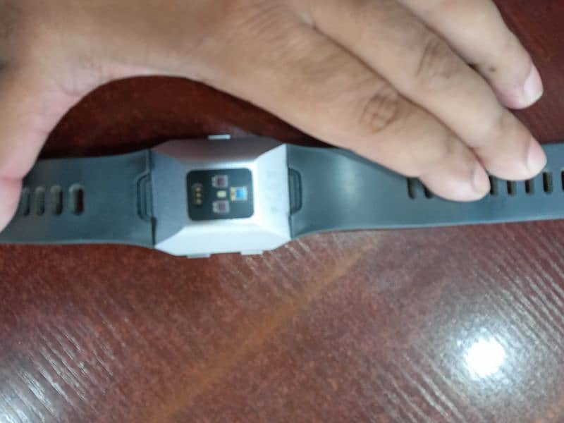 Fitbit ionic with Good Battery Timing 0300-9426428 3