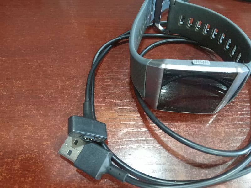 Fitbit ionic with Good Battery Timing 0300-9426428 7