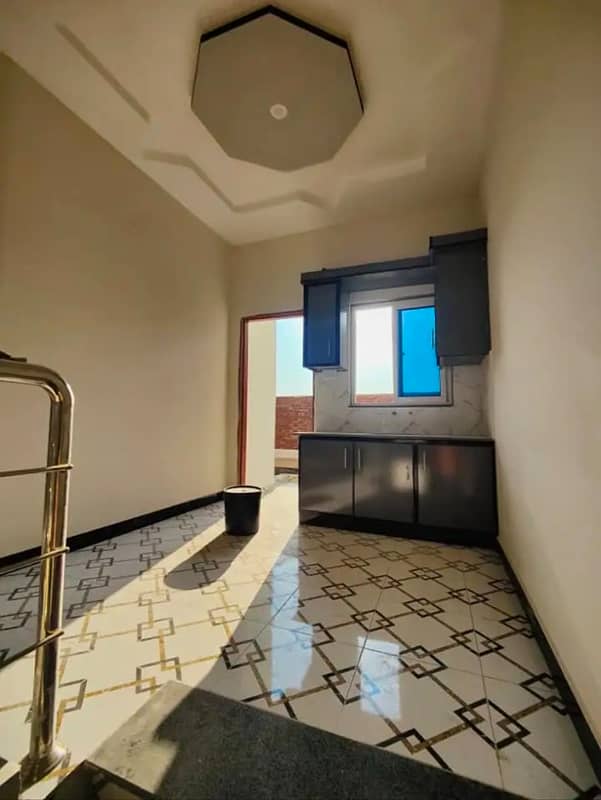 5 Marla double storey House for sale Shalimar colony Multan 4