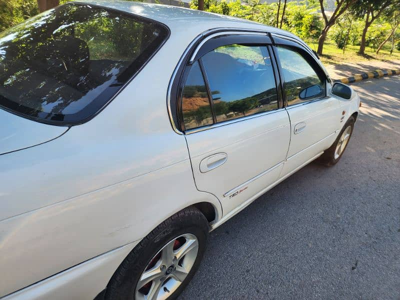 Toyota Corolla 2.0 D 1995 8