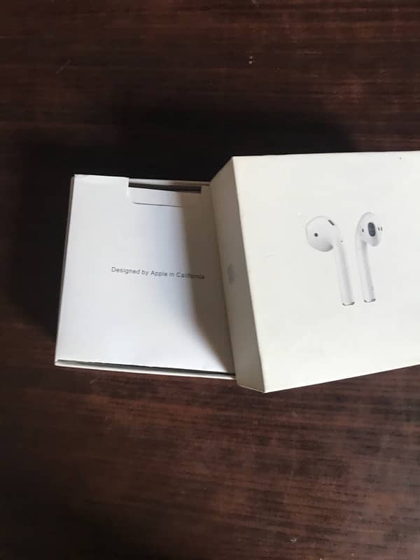 APPLE ORIGINAL AIRPODS (2ND GENERATION) 1