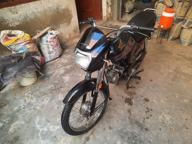 Honda CD 70 Dream 15