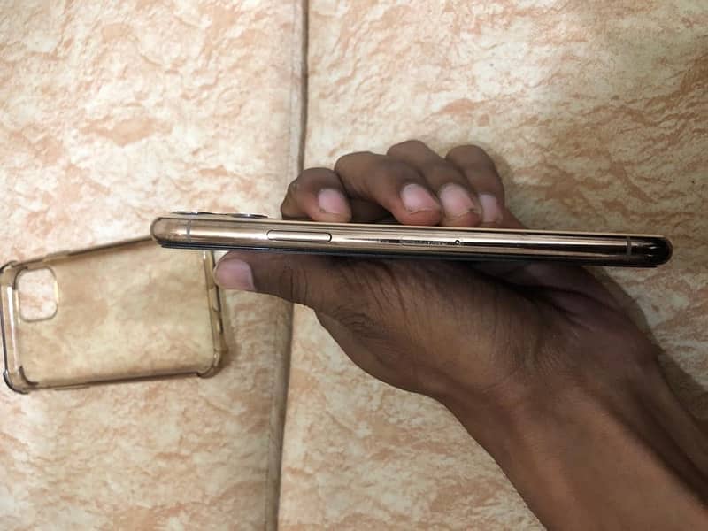 Iphone 11 pro 64gb PTA Approved 3