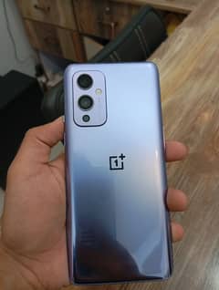 Oneplus 9.10/10 condition. Dual sim approved. (12/256gb) storage.