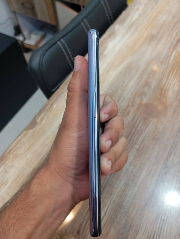 Oneplus 9.10/10 condition. Dual sim approved. (12/256gb) storage. 2