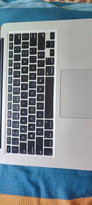 Mac book Air 2011 urgently sale 1