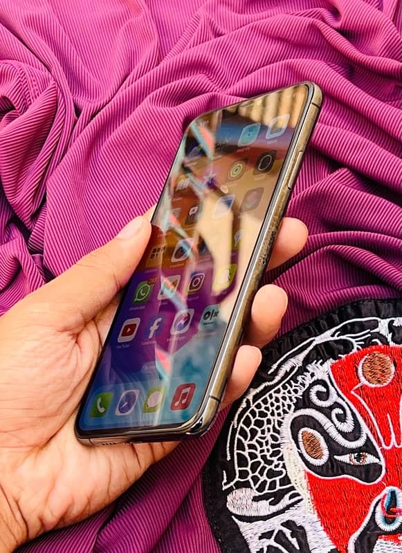 Iphone 11 pro max 7