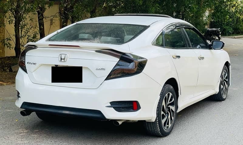 Honda Civic Turbo 1.5 Model 2016 8