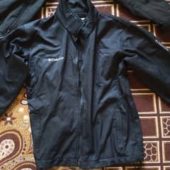 Columbia sportswear company black jacket for Boys size is medium