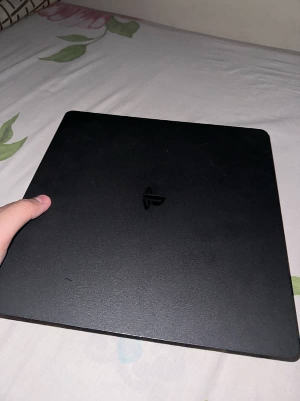 ps4 slim 1