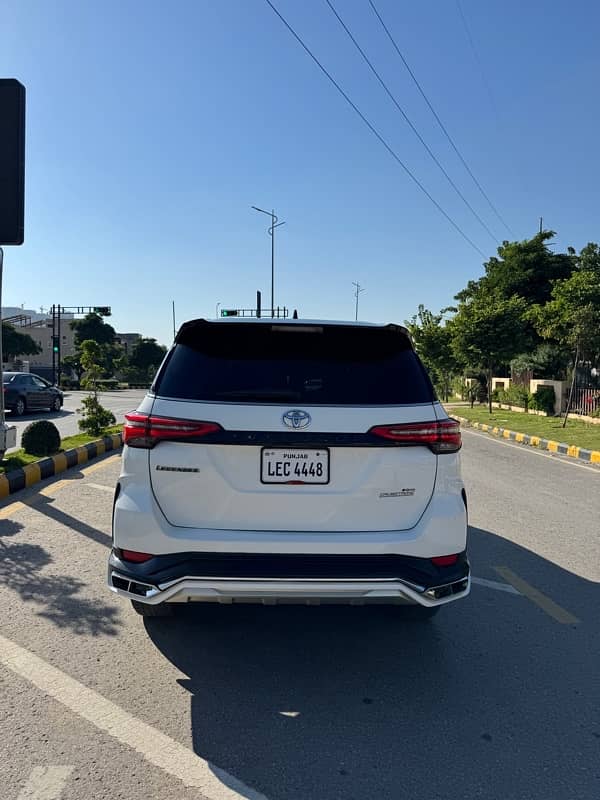 Toyota Fortuner 6