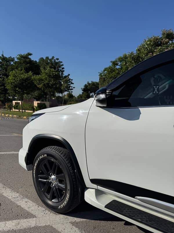 Toyota Fortuner 8