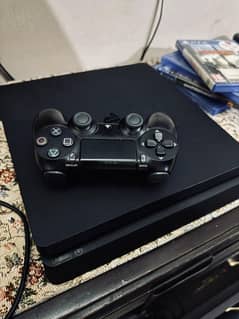 ps4 slim with original controller and RDR 2 tekken 7, RE 2 installed