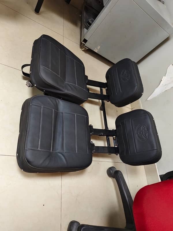 Pair of Folding Seats For Revo/Mint 2