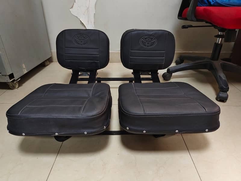 Pair of Folding Seats For Revo/Mint 3