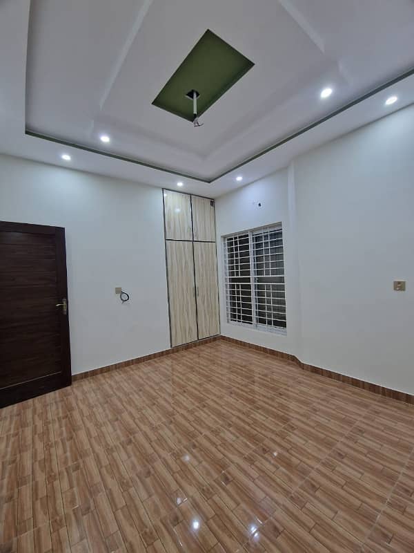 1 kanal upper portion for rent in military account society main college road lhr 1