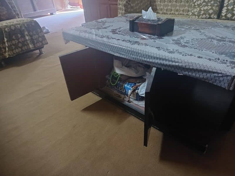 Table for sell. contact 03009808470 1