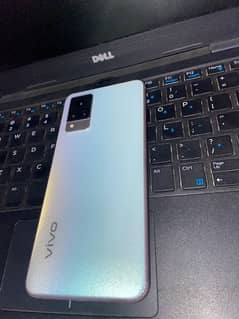 Vivo V21