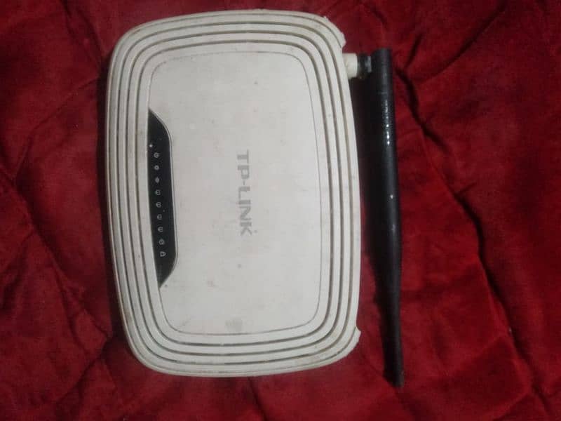 TP-Link routers single and double antenna slightly used with charger 10