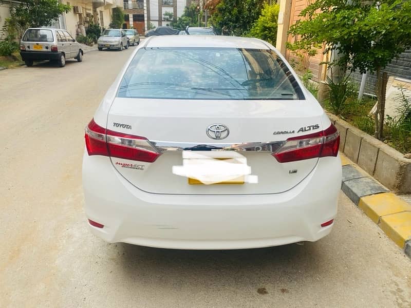 Toyota Corolla Altis 2015 1