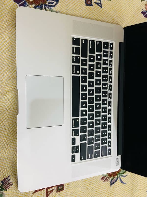 macbook pro 2015 16/256gb 3