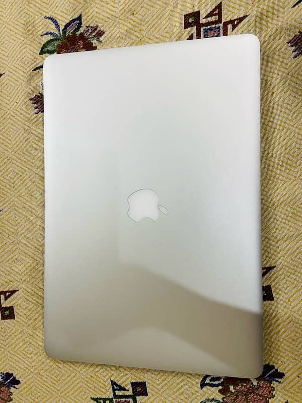 macbook pro 2015 16/256gb 4