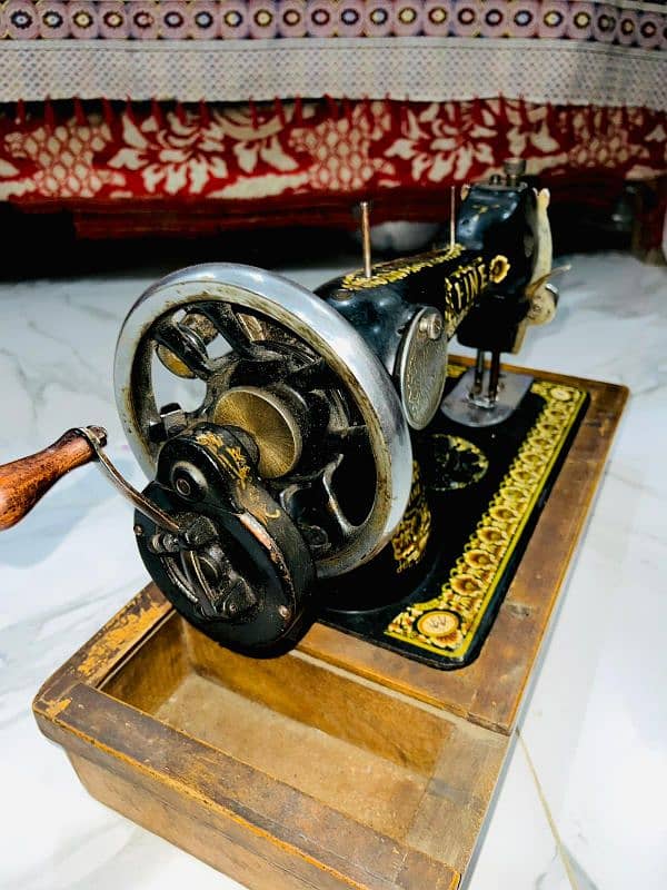 Sewing Machine in working sell 3