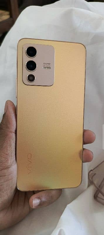 Vivo V23 5G  -Gold color 6