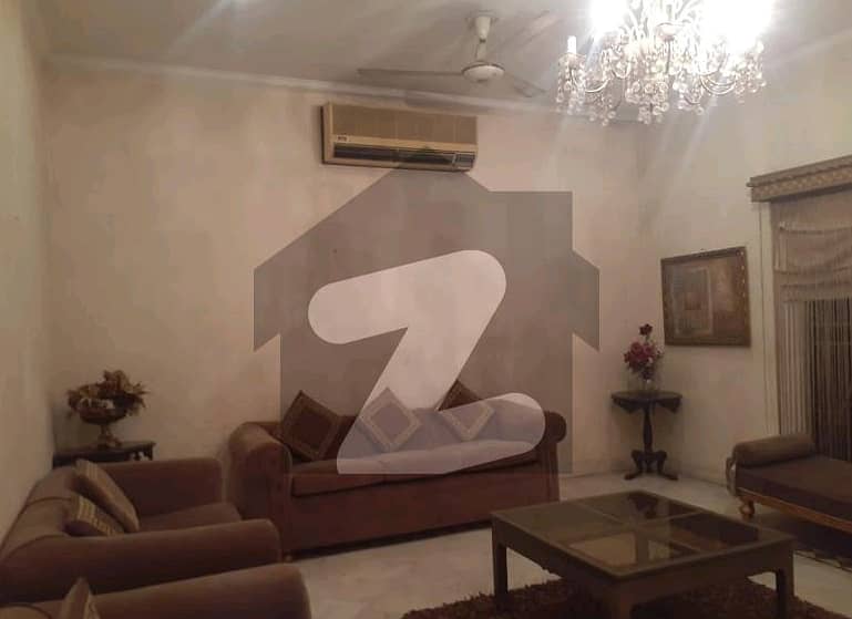 1 Kanal Beautifull Fully Farnished Lower Portion One BadRoom For RENT in DHA phase 4 (Only Girls) 0