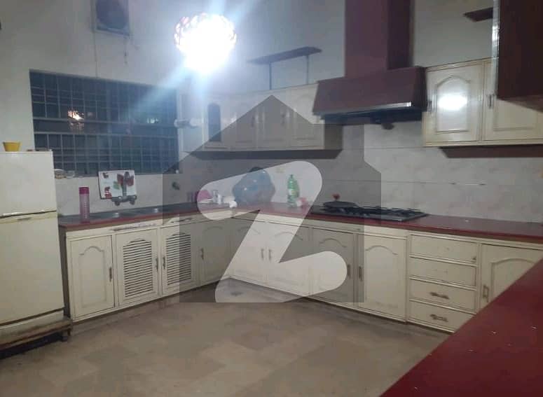 1 Kanal Beautifull Fully Farnished Lower Portion One BadRoom For RENT in DHA phase 4 (Only Girls) 4