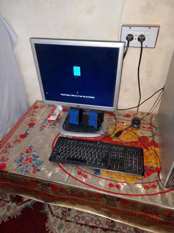 hp brand computer in use 1