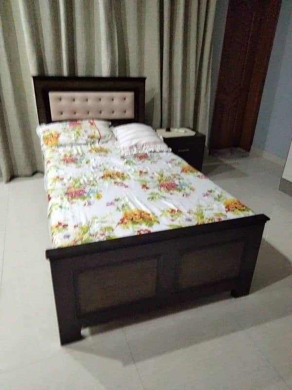 single bed with mattress 0