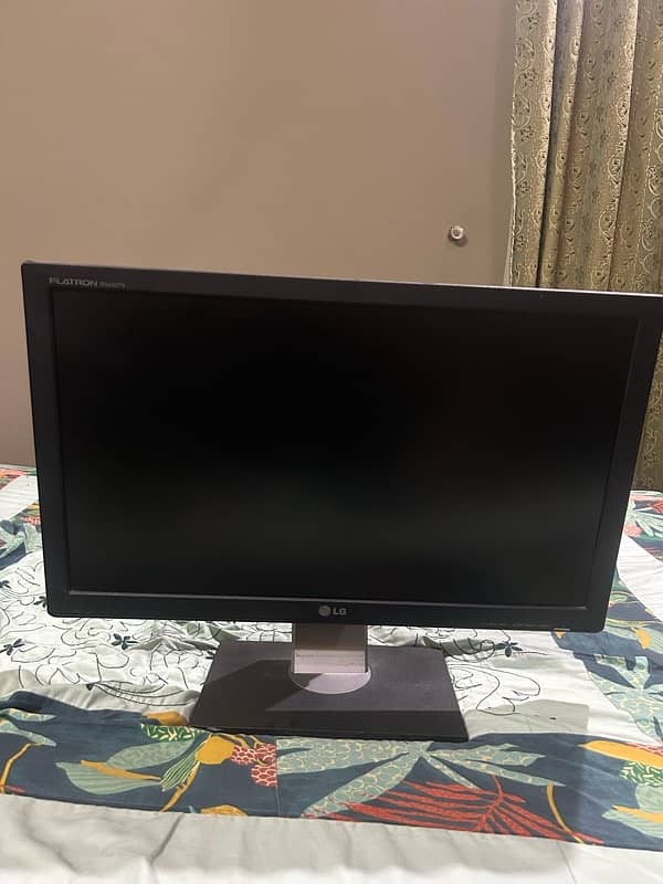 LG Branded Led with ibuilt speakers 24 inch 0