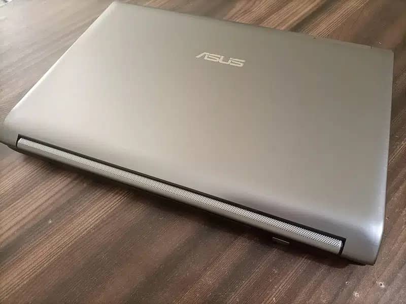 ASUS Laptop Core i7 2nd Gen 2670QM 7