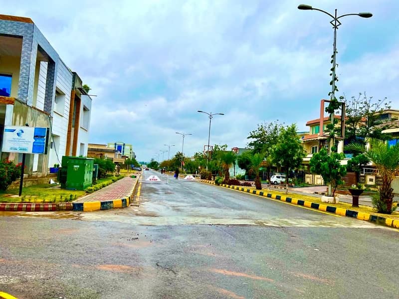 10 MARLA MAIN BOULEVARD SUN FACE PLOT FOR SALE F-17 ISLAMABAD 13