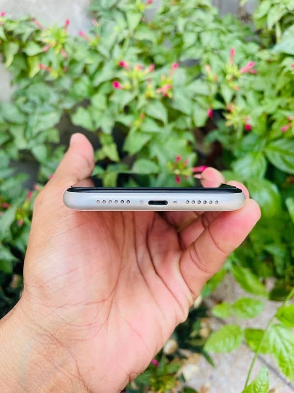 iPhone X 256 PTA/ iPhone 11 64 non PTA 7