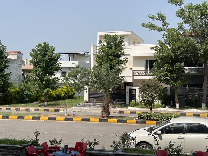 10 MARLA LUXURY BRAND NEW DOUBLE STOREY HOUSE FOR SALE MULTI F-17 ISB 31