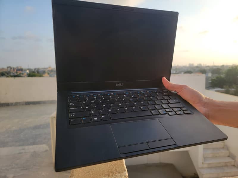 Dell Latitude 7390 3