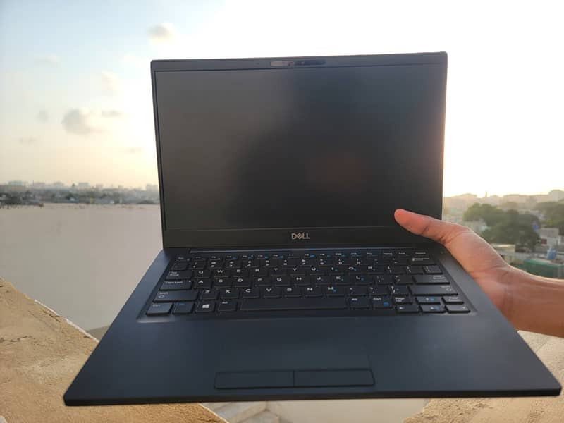 Dell Latitude 7390 4