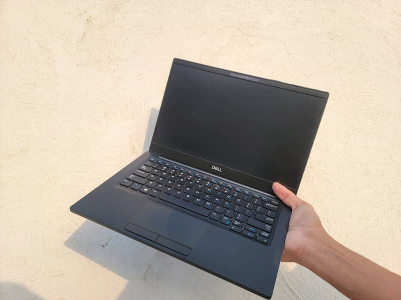 Dell Latitude 7390 9