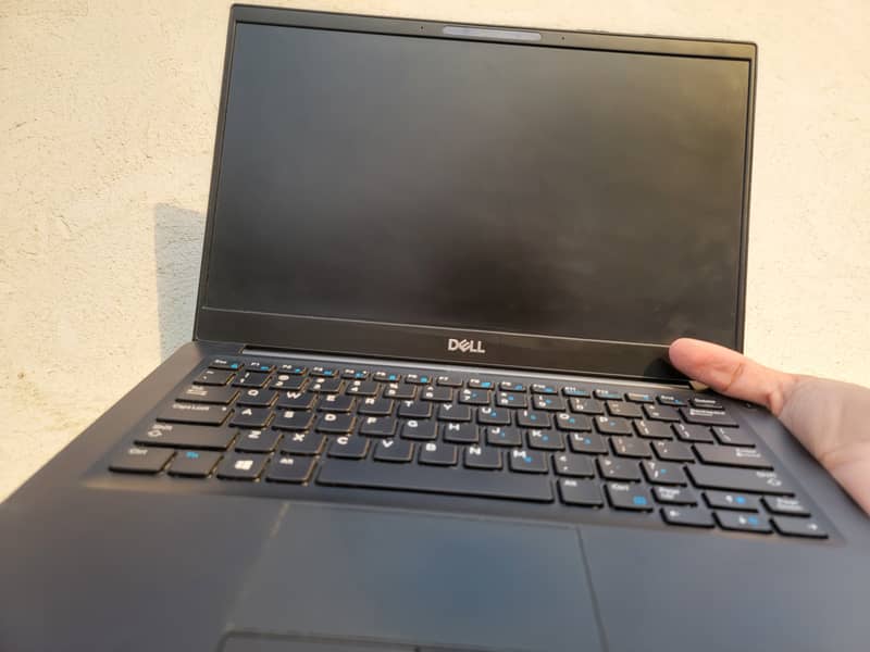 Dell Latitude 7390 10