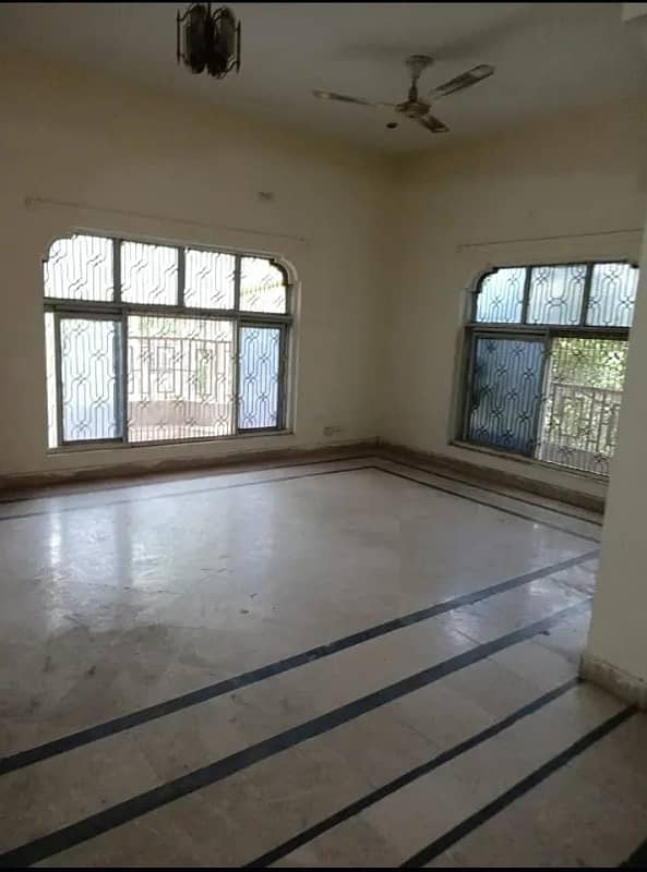 Allama Iqbal Town 10 Marla Upper Portion For Rent 5