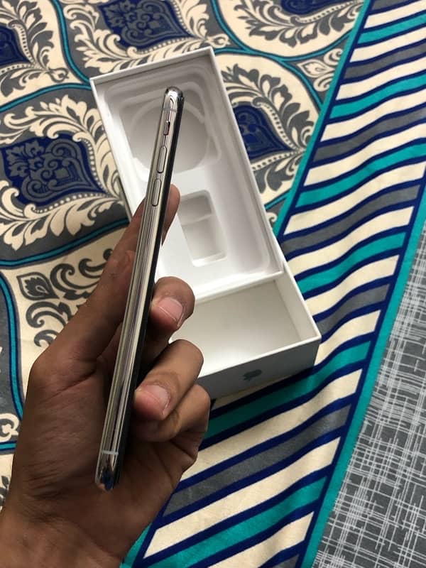 iphone Xsmax 256 gb box 4