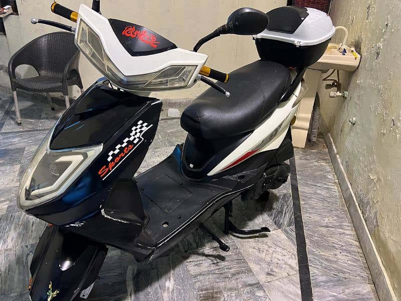 ow petrol scooty 2022 self start 2